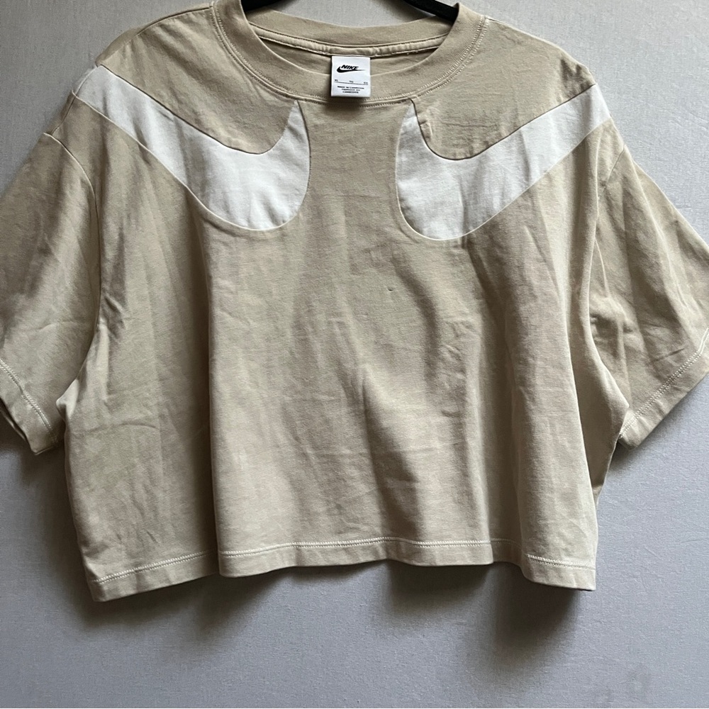 Nike Tan Double Swoosh Cropped T-Shirt Sz XL - Picture 2 of 7